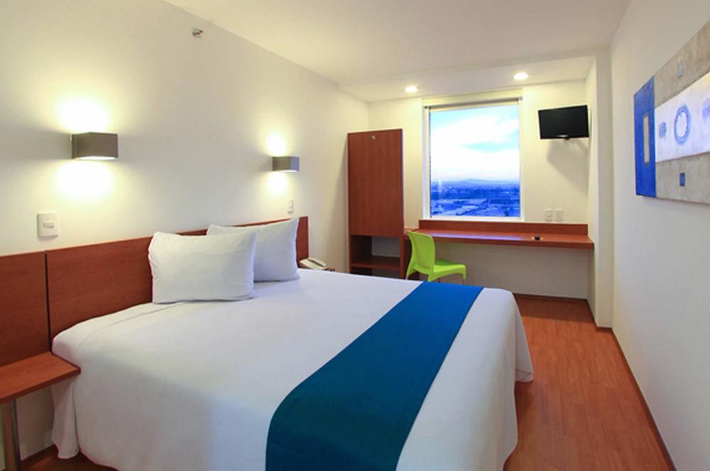 One Queretaro Centro Sur Hotel Екстериор снимка