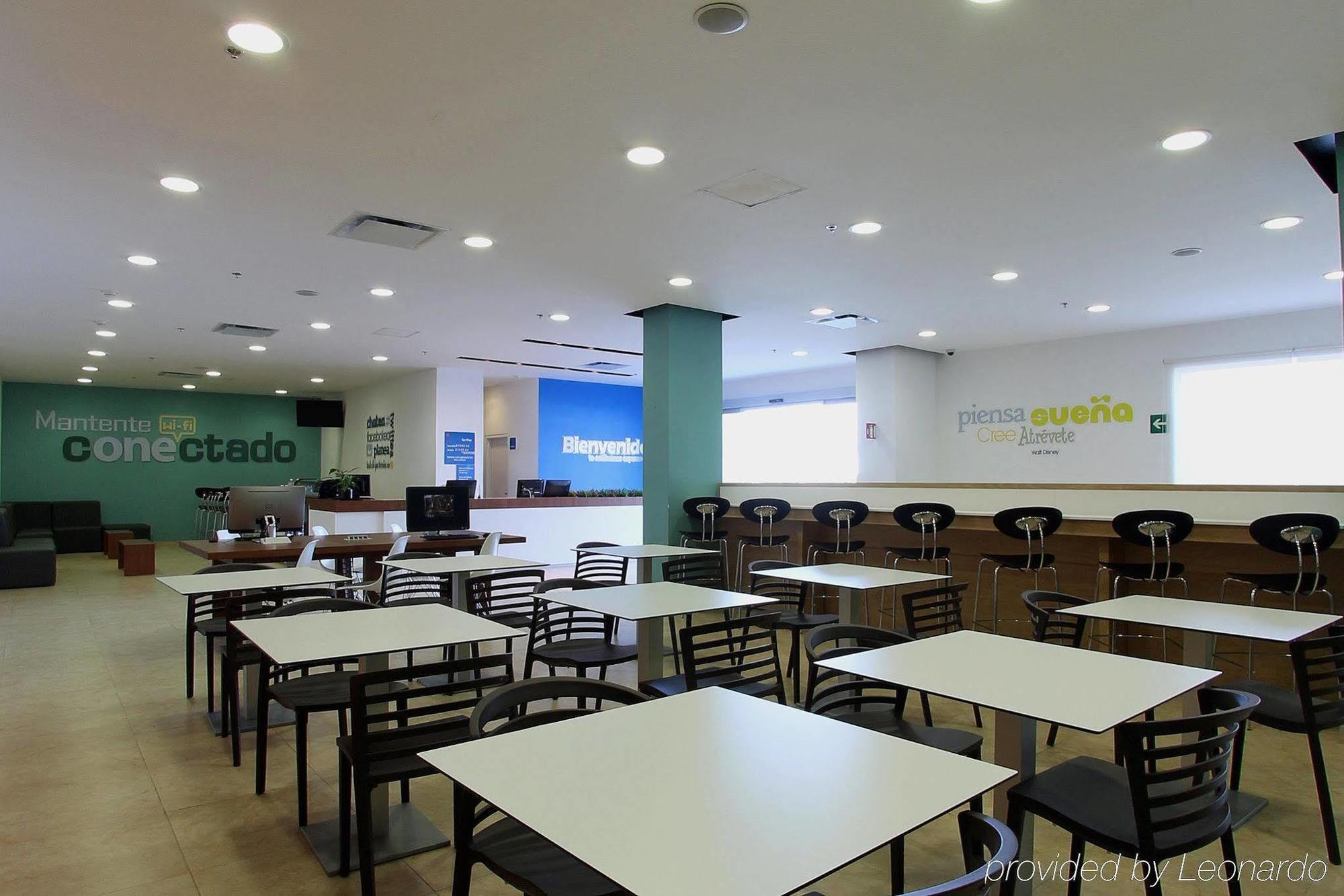 One Queretaro Centro Sur Hotel Ресторант снимка