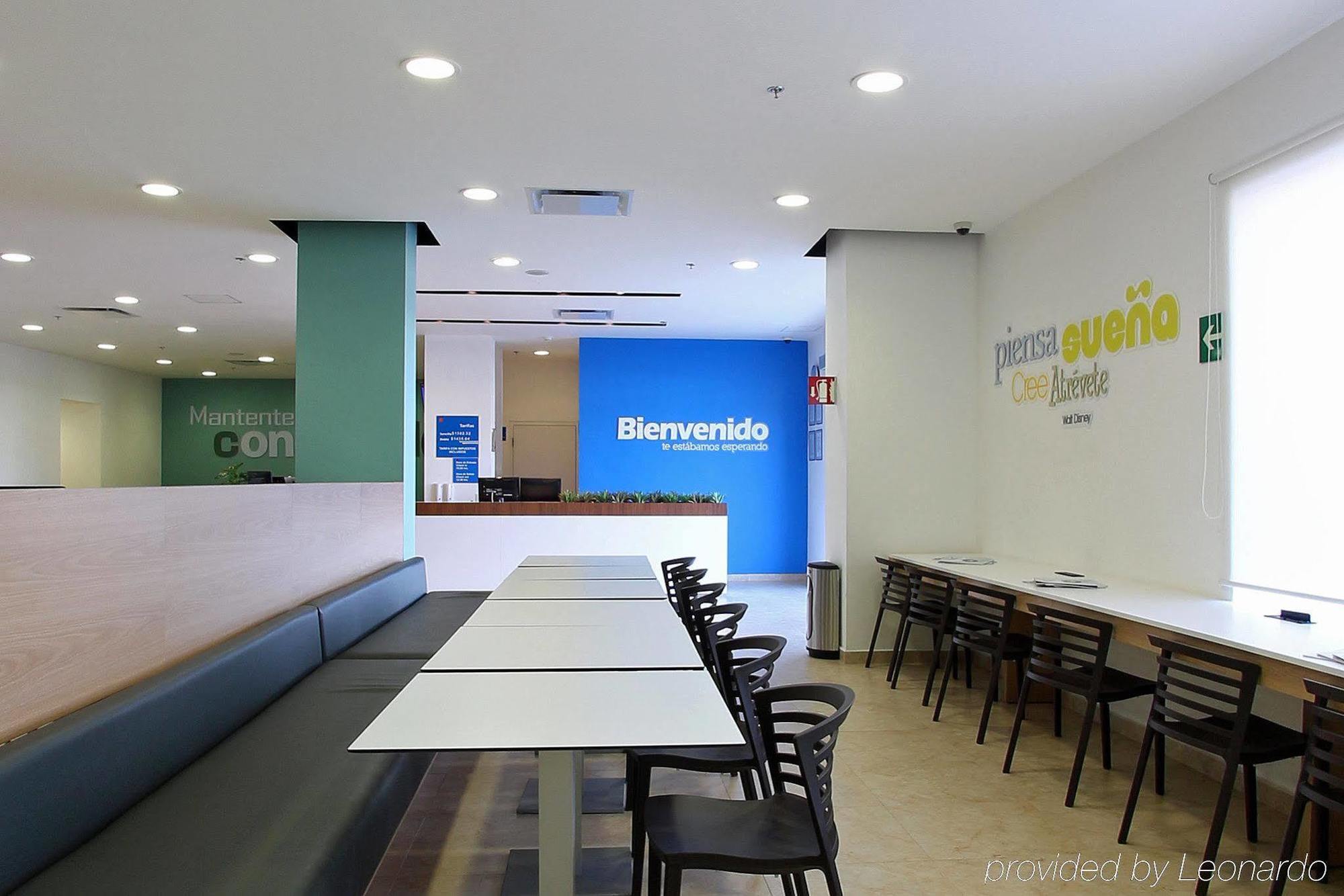 One Queretaro Centro Sur Hotel Ресторант снимка