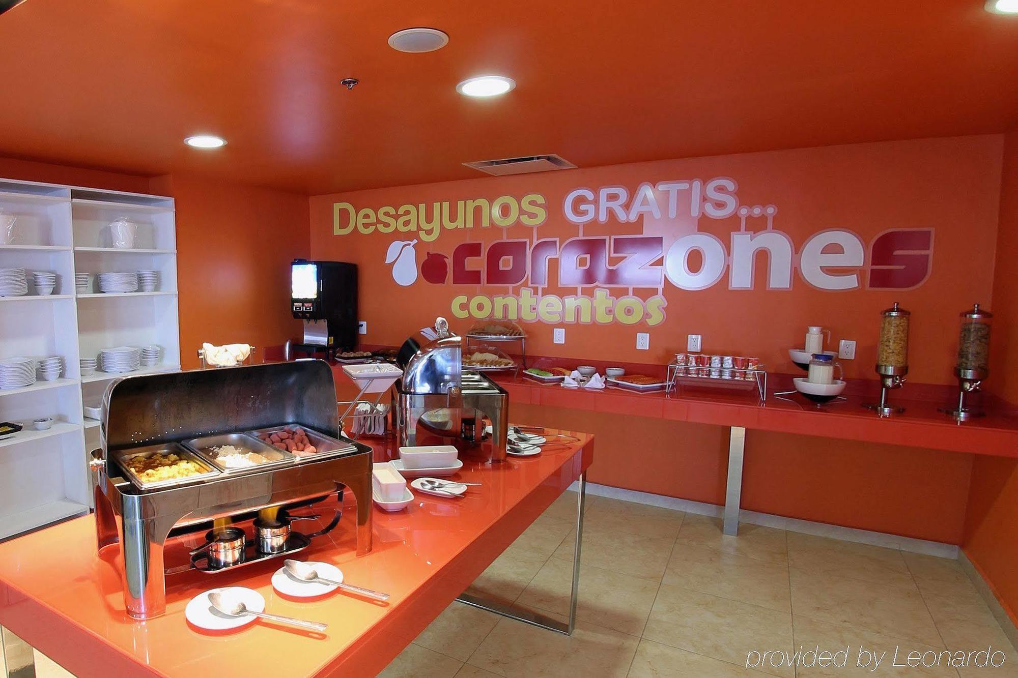 One Queretaro Centro Sur Hotel Ресторант снимка